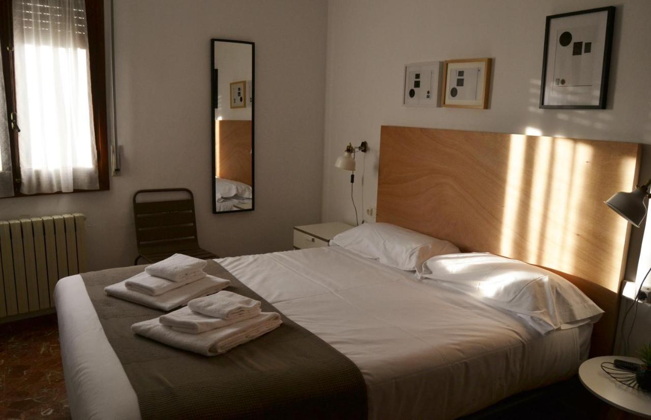 Tres Puentes Anguiano Apartamentos Y Hostal 外观 照片