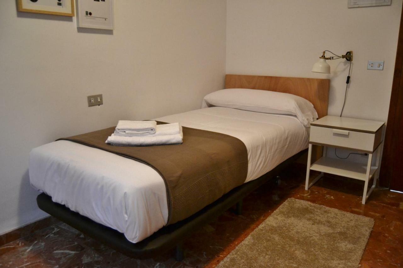 Tres Puentes Anguiano Apartamentos Y Hostal 外观 照片