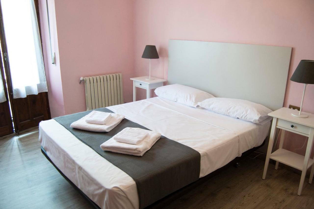 Tres Puentes Anguiano Apartamentos Y Hostal 外观 照片