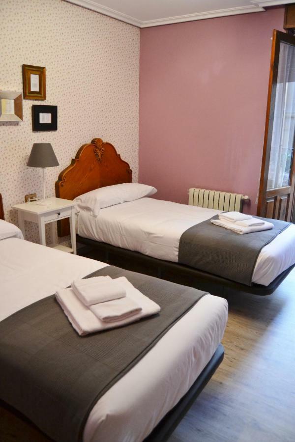 Tres Puentes Anguiano Apartamentos Y Hostal 外观 照片