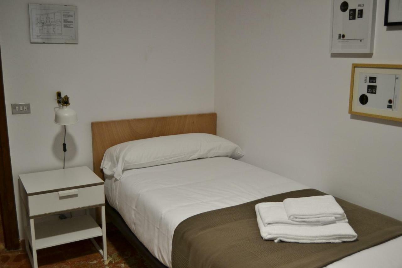 Tres Puentes Anguiano Apartamentos Y Hostal 外观 照片