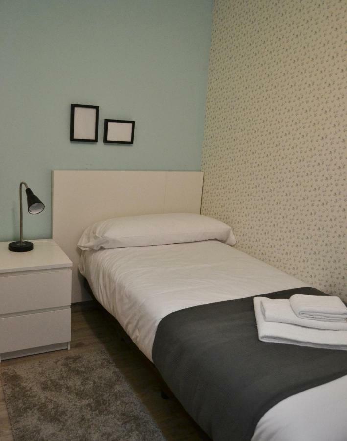 Tres Puentes Anguiano Apartamentos Y Hostal 外观 照片