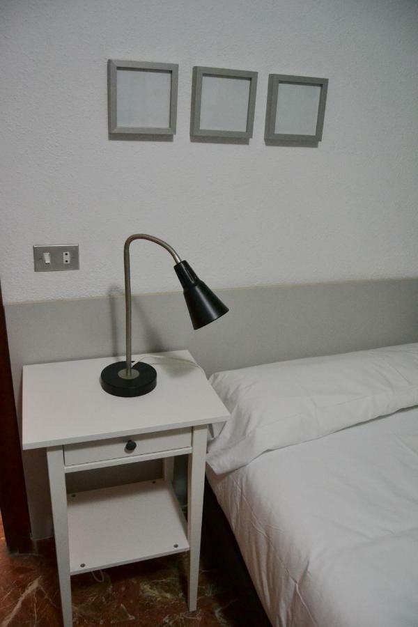Tres Puentes Anguiano Apartamentos Y Hostal 外观 照片